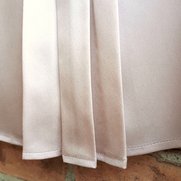 4 for $30 le chateau Stretch Satin Button Back Sleeveless Blouse - Picture 2 of 10